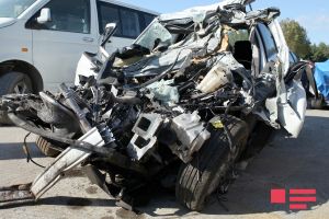 Yevlaxda üç avtomobil toqquşub, beş nəfər ağır xəsarət alıb