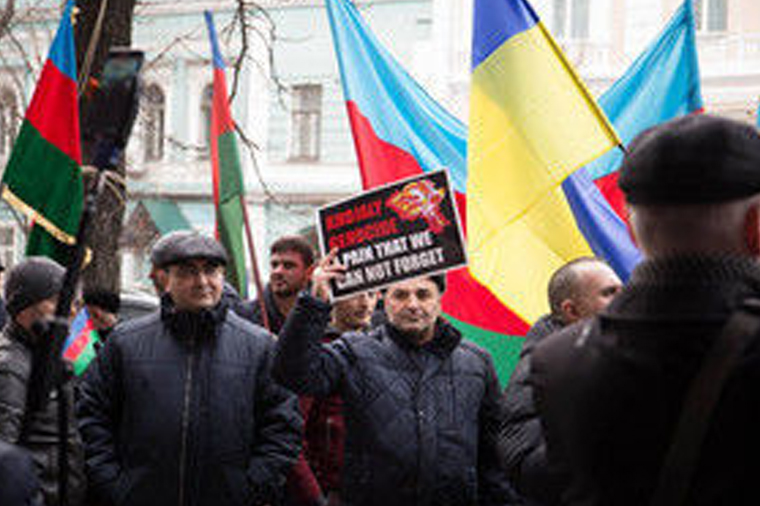 Kiyevdə erməni səfirliyi qarşısında “Rədd ol Qarabağdan!” aksiyası keçirilib — VİDEO