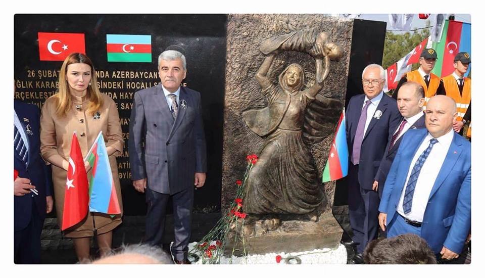 İzmirdə Xocalı soyqırımı abidəsinin açılışı olub - VİDEO