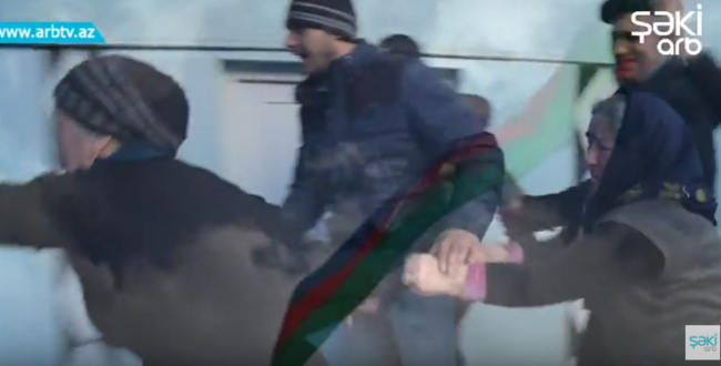 ÜRƏYİ ZƏİF OLANLAR BAXMASIN! Ana şəhid balasını belə qarşıladı- Video