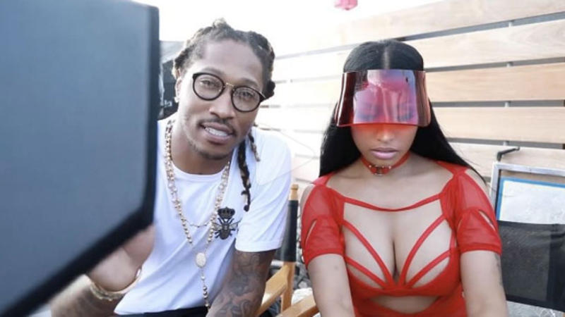 Xanım müğənnidən seksual hərəkətlər - VİDEO - FOTOLAR