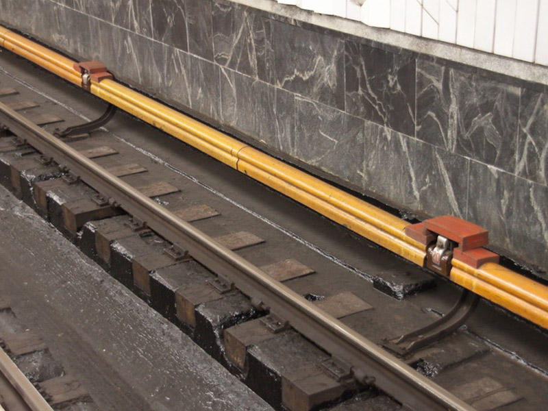 Metro stansiyalarında hiss edilən qoxunun mənşəyi nədir? - FOTOLAR