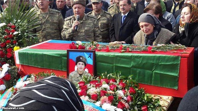 19 yaşlı əsgərimiz şəhid oldu + DƏFNDƏN FOTOLAR