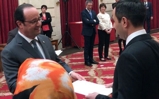 Abel Məhərrəmovun oğlu etimadnaməsini Ollanda təqdim etdi