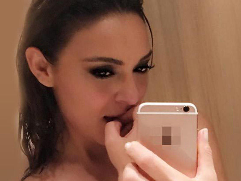 Ziynət Sali alt paltarında elə poza verdi ki... - FOTO