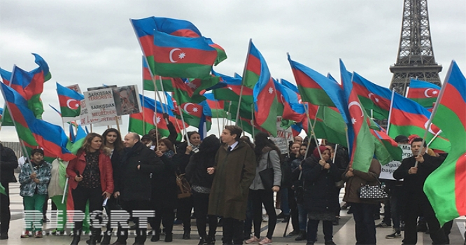 Parisdəki azərbaycanlılardan Sarkisyana qarşı etiraz aksiyası - FOTOLAR -VİDEO