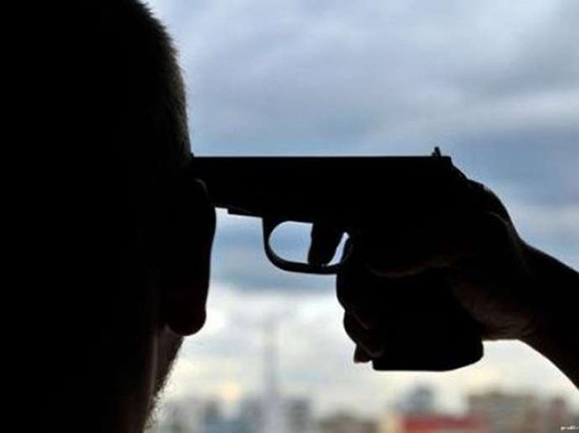 Bakıda İNTİHAR: Kişi özünü güllələdi