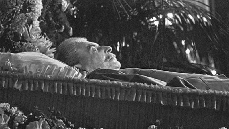 Stalinin dəfnindən unikal kadrlar - YENİ VİDEO