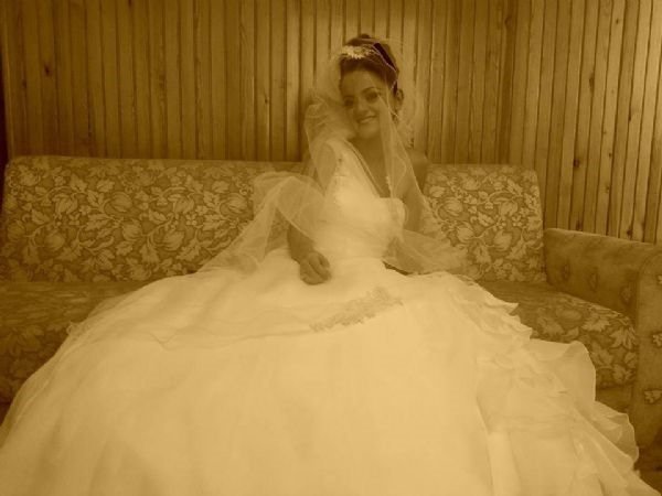 Azərbaycanda DƏHŞƏT: 17 yaşlı gəlin əri ilə dalaşdı, canına qıydı