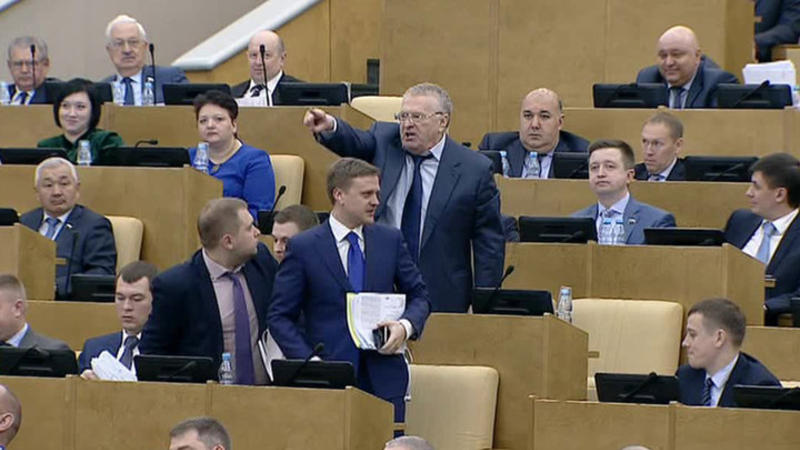 Jirinovski SÖZ VERDİ: “Kremlə gəlib sizi asacağam!” - VİDEO