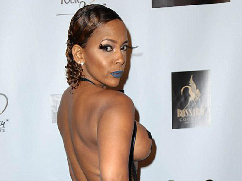 Aktrisa mərasimə lüt qatıldı - FOTOLAR