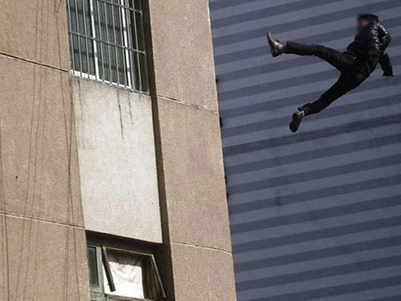 Özünü 12-ci mərtəbədən atdı, sağ qaldı - Bakıda möcüzə