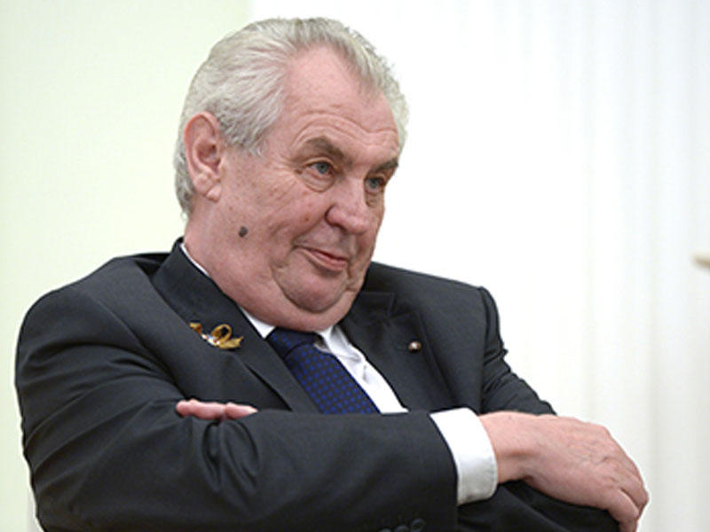 Çexiya prezidentinə porno tələ qurulubmuş