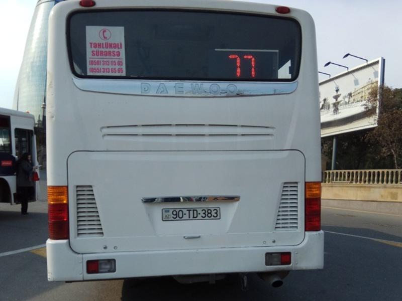 Bakıda avtobus sürücüsünün özbaşınalığı - Marşrutdan çıxdı, sərnişinləri yola atdı - FOTO