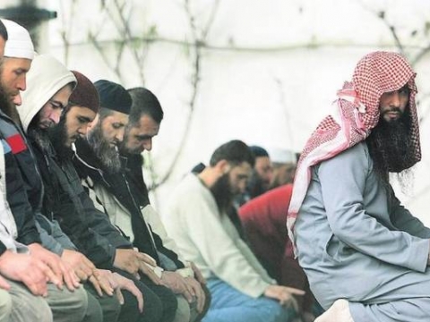 Bakıda vəhabilərlə bağlı elanlar yayıldı: “Ölən şəxsin qadınına təcavüz...”- FOTO