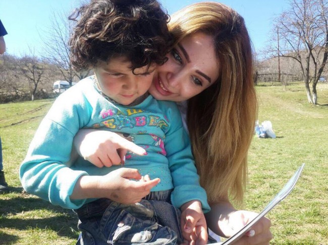 Tələbələr ucqar kənd məktəblilərinə kitab payladılar - FOTO