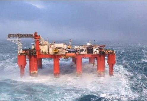 Xəzərdə FIRTINA HƏYƏCANI: Neftçilər...