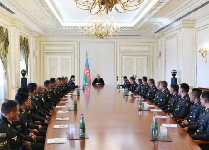 Prezident aprel döyüşlərinin qəhrəmanları ilə görüşdü