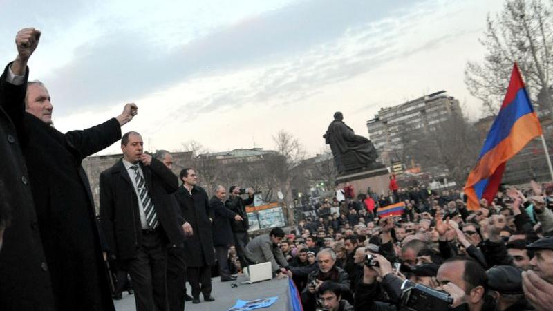 Ermənilər Ter-Petrosyanın müdafiəsinə qalxdı: “Qarabağ təcili qaytarılsın”