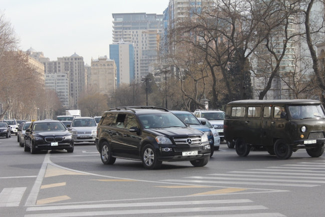 DİQQƏT! Rayon avtomobilləri Bakıya buraxılmayacaq