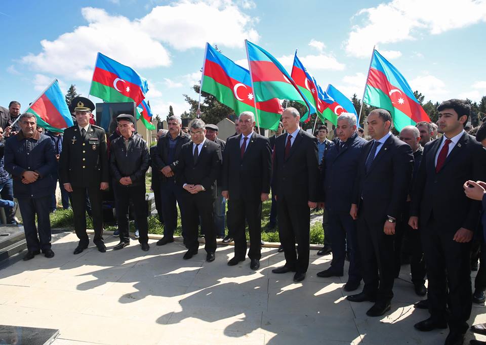 Binəqədi rayonunun şəhidi Fəxrəddin Qurbanlının il mərasimi keçirilmişdir.