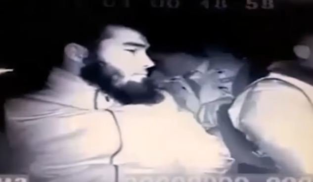 Rusiyada polislərin güllələndiyi an VİDEODA