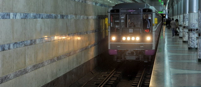 Bakı metrosunda qatarın vurduğu qadının kimliyi açıqlandı