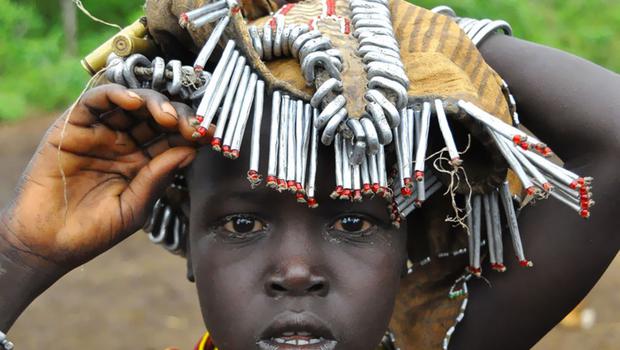Bu qadınlar başlarında elə bir şey gəzdirir ki: İNANMAYACAQSINIZ- FOTOLAR