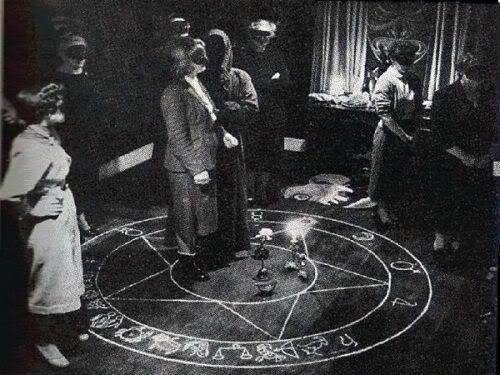 Şeytana papışı tərs geyindirən peyğəmbər