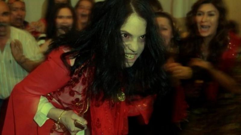 “Cini çıxarılan” Əzəmətin başına gələn DƏHŞƏTLƏR: insanları hipnozla zorlayan cindar - VİDEO (18+)