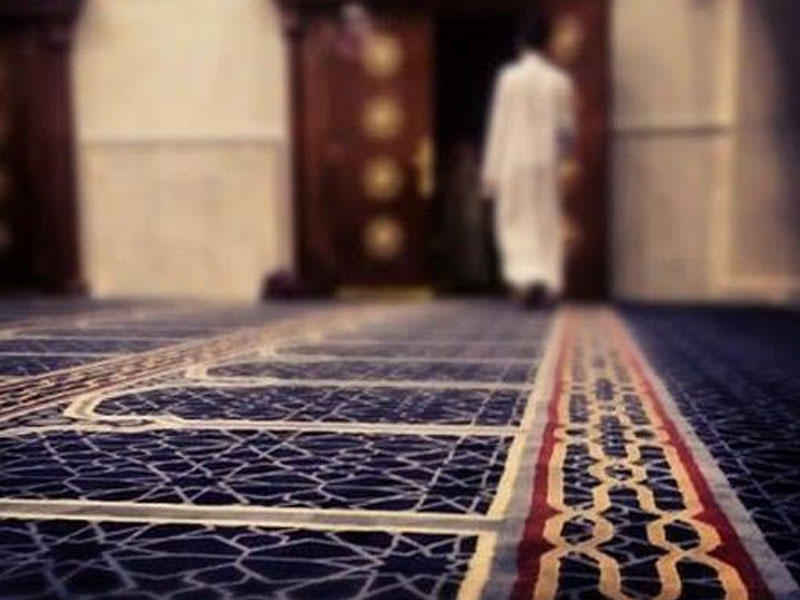 Məscidlərin həyətində namaz qılmaq qadağandır? - Rəsmi AÇIQLAMA