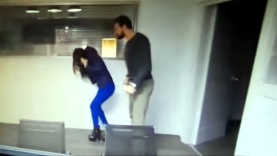 Azərbaycanlı qız evlilik verilişində döyülüb - VİDEO