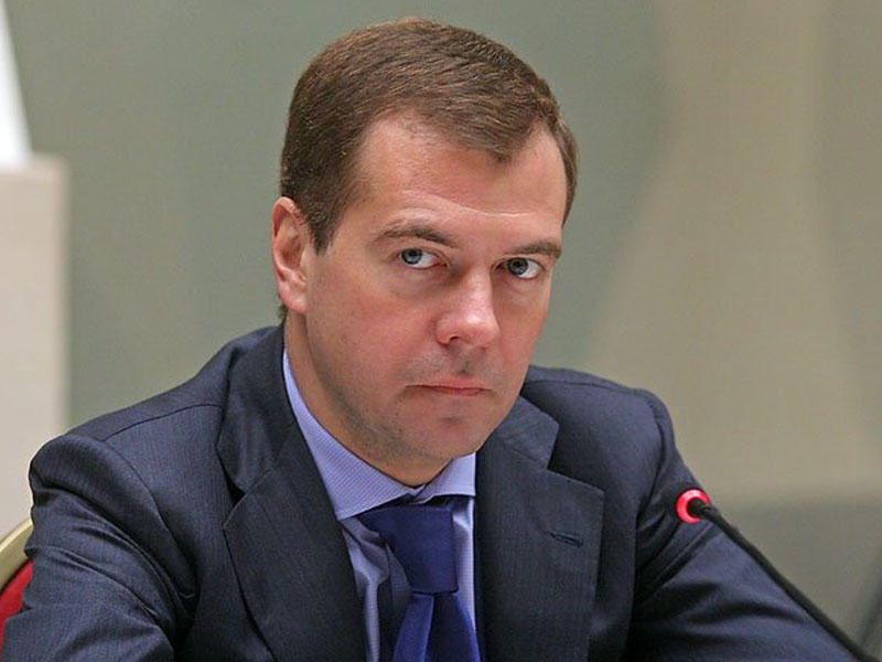 Medvedev Trampla bağlı status yazdı - Münasibətlər gərginləşir
