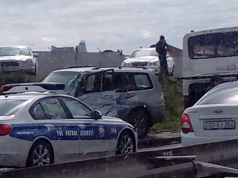 Bakıda sərnişin avtobusu qəzaya düşdü: yaralılar var 