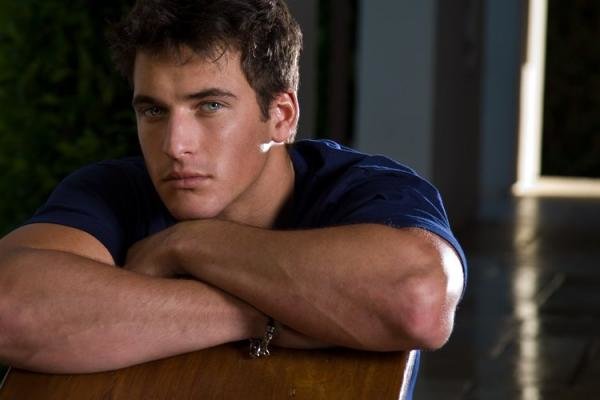 DÜNYA ŞOKDA! Məşhur aktyor özünü güllələdi - FOTOLAR