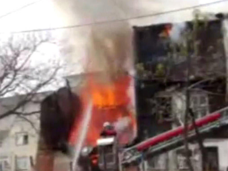 İstanbulun mərkəzində bina yanır - VİDEO