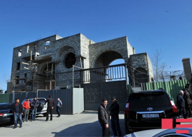 Uçan binada xəsarət alanların və ölənlərin - Adları