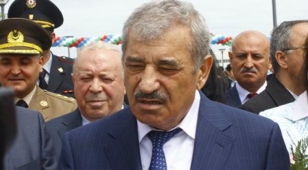 Yasamal icra başçısı jurnalisti belə vurdu - VİDEO