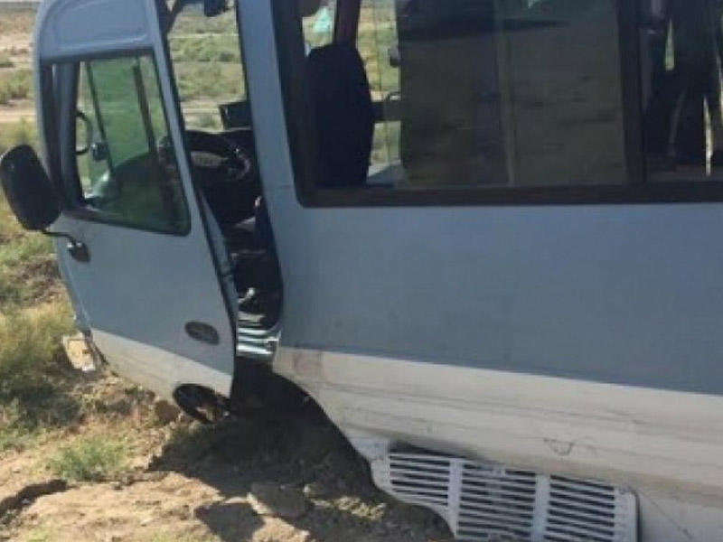 Azərbaycanda sərnişin avtobusu aşdı: yaralılar var