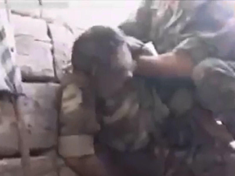 Azərbaycan snayperi canlı yayımda ermənini başından vurdu - VİDEO