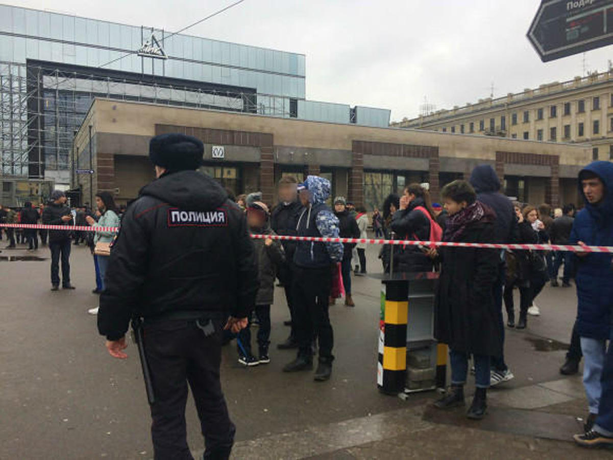 Peterburq metrosu yenə bağlandı - BOMBA TƏHLÜKƏSİ