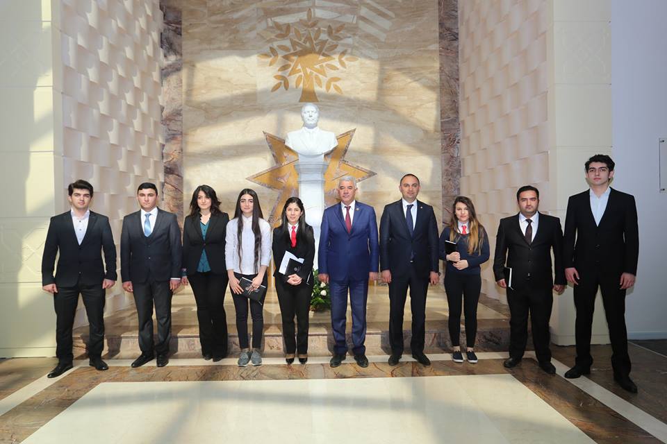 “ASAN könüllüləri”nin növbəti 8-ci qrupu Binəqədi Rayon İcra Hakimiyyətində təcrübə keçməyə başlayıblar