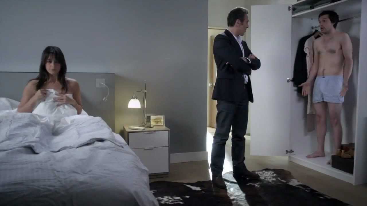 Məmur arvadının sevgilisini qarderobda yaxaladı- QƏRİBƏ OLAY