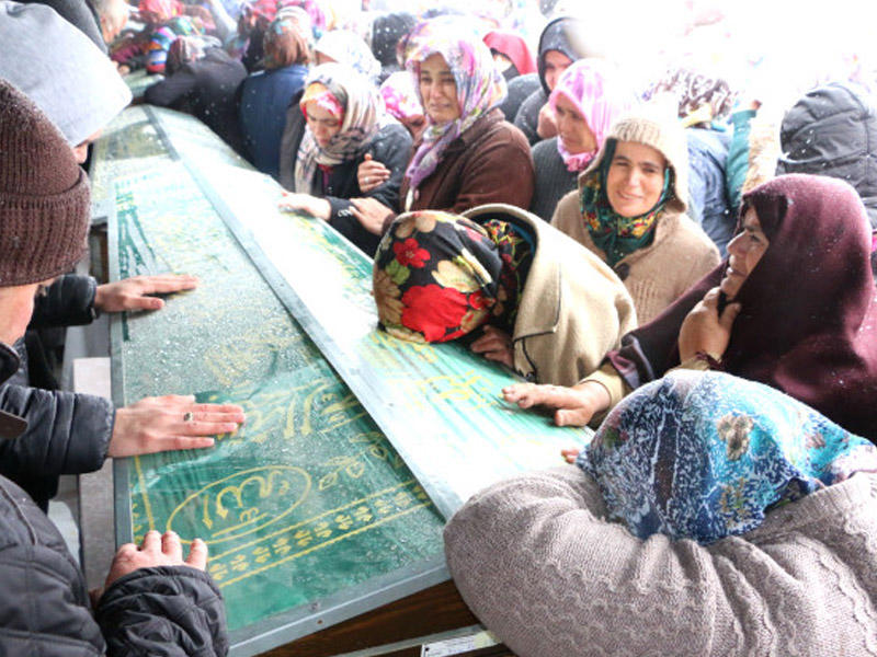 Zonquldağda faciə: 9 tabut ard-arda düzüldü - VİDEO