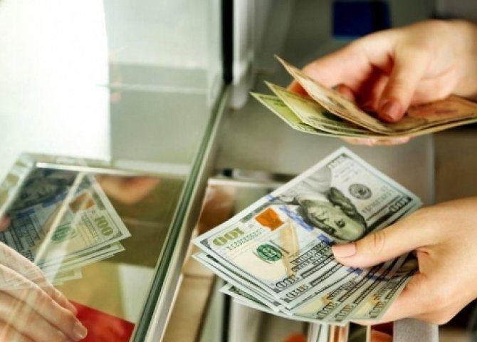 “Qara bazarı” ləğv edəcək qərar - dollar almaq istəyənlərin işi asanlaşacaq