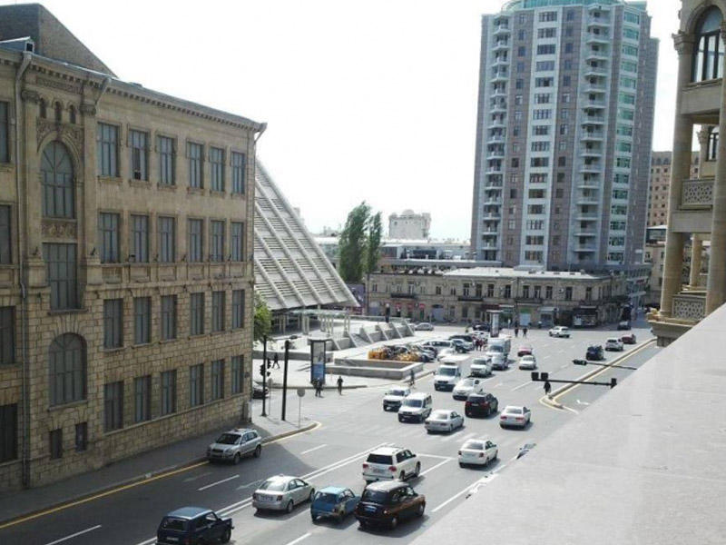 Bakının mərkəzində DƏYİŞİKLİK: Sürücülər cərimələnirlər - VİDEO