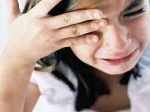 Evə girən qonşular 6 yaşlı qızın çürümüş cəsədini tapdılar - Zorlanaraq öldürülüb - FOTOLAR