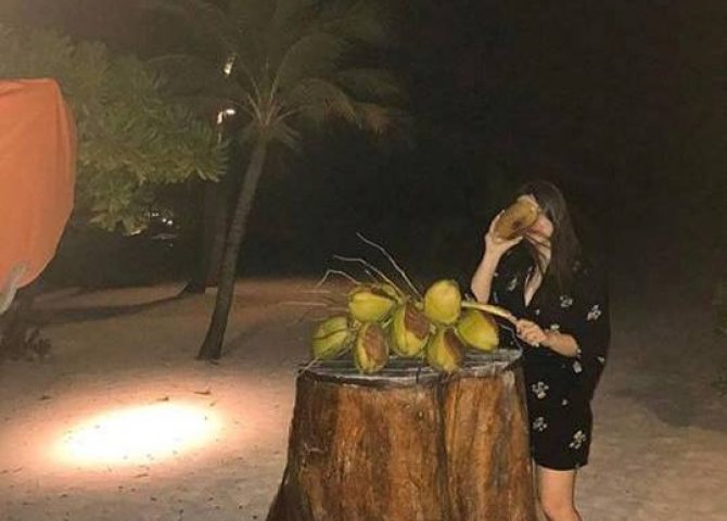 Məmur qızının yeni fotoları: Maldivdə bal ayı...