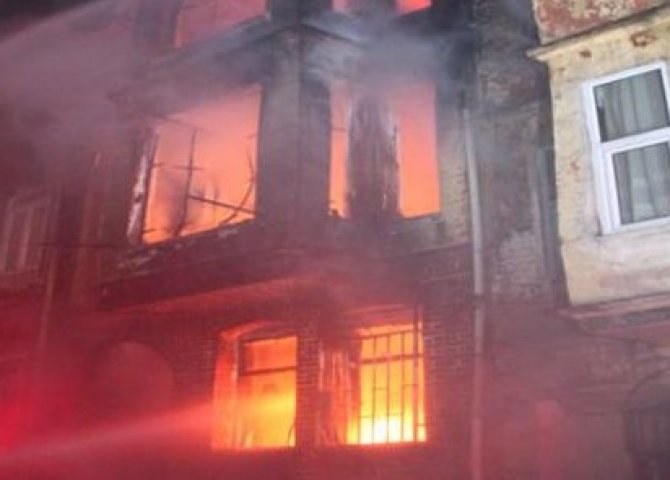 Bakıda 11 ev birdən yandı