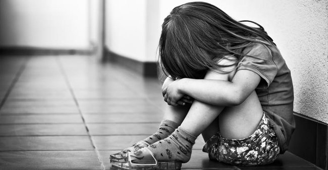 Azərbaycanda ŞOK OLAY: 3 nəfər yuxarı sinif şagirdi tərəfindən ZORLANAN 7 YAŞLI QIZ ÖLDÜ